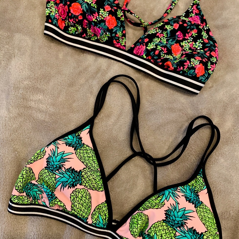 Xhilaration bikini tops - M